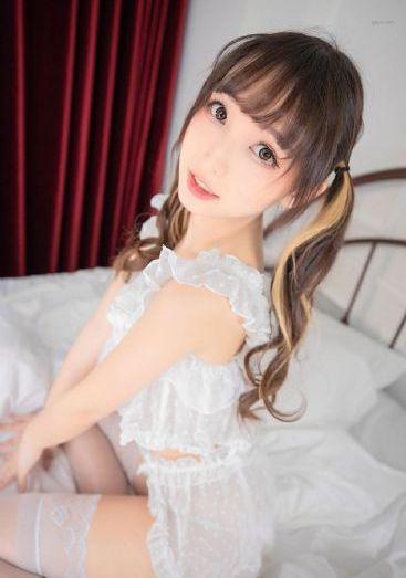 饭桌上故意张开腿让公在线观_BD手机免费观看完整
