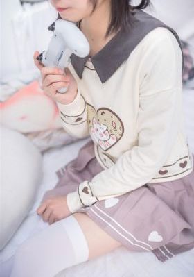 办公室的超短裙女教师_在线观看视频